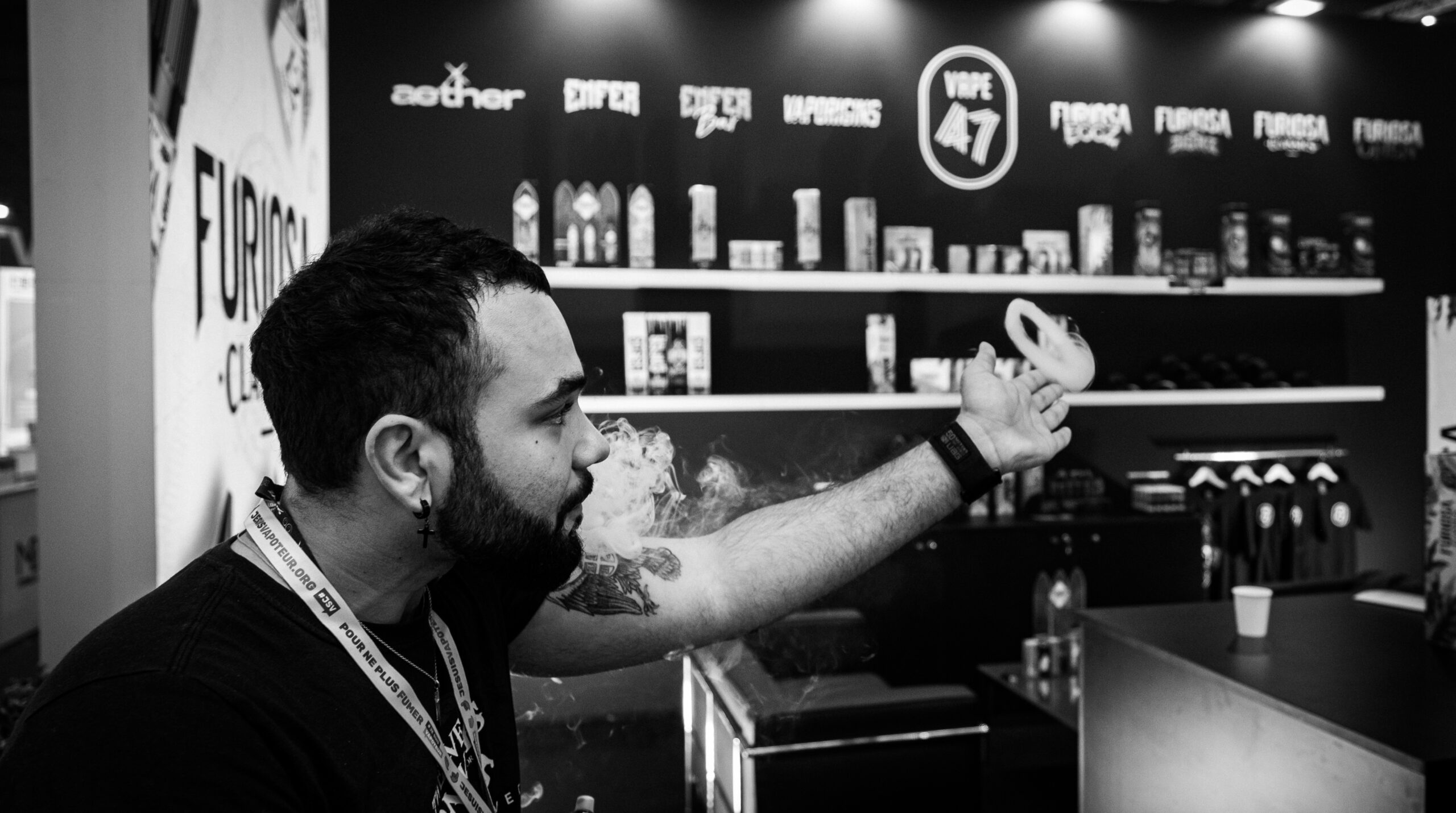 Vapexpo Paris 2022 - Stand VAPE 47 - Salon eliquide vape pour sevrage tabagique - Vape artist - @Ystaroth